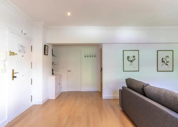 Amplio Y Comodo En Basurto ビルバオ