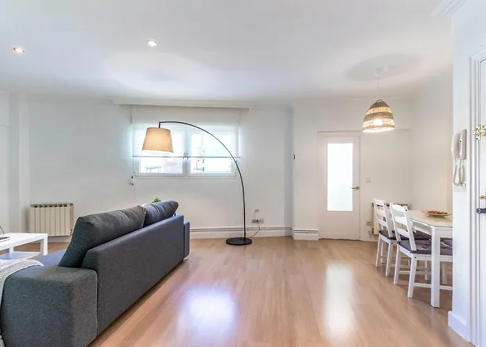 Amplio Y Comodo En Basurto * Bilbao