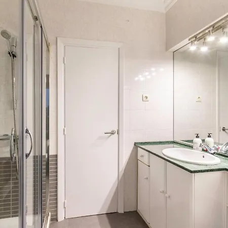 Amplio Y Comodo En Basurto בילבאו